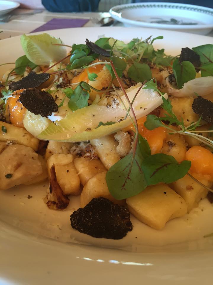 BMEE leads truffle hunting tour in Oberon BMEE Blue Mountains